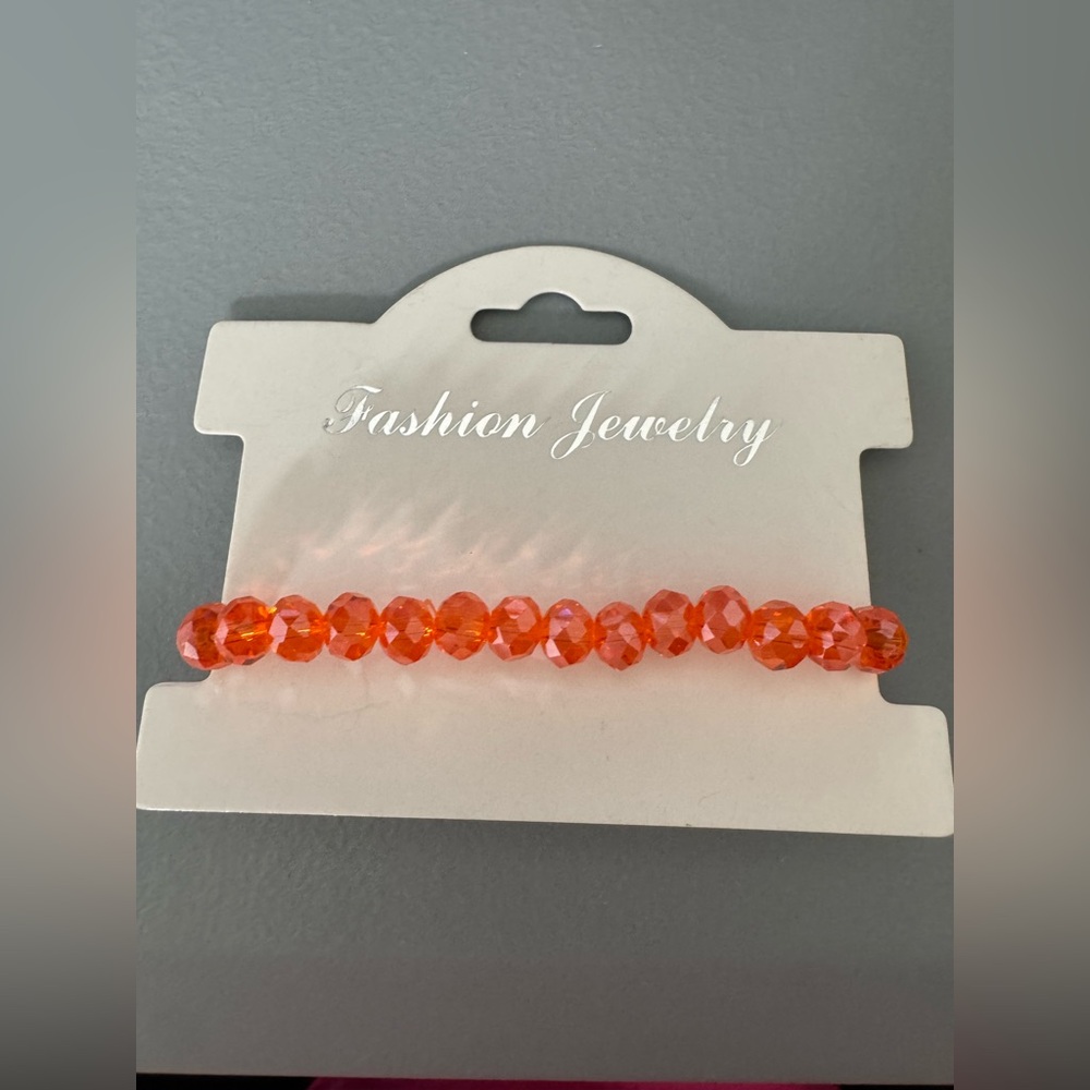 🛍️ any 5 items for $15 🛍️ Orange glass Beaded Bracelet